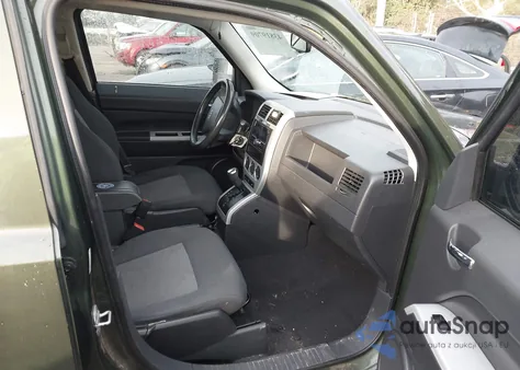 2008 Jeep Patriot Sport from USA, damaged, VIN 1J8FT28W98D649282